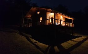 Rustic Cabin in the Woods/Cabaña en el bosque